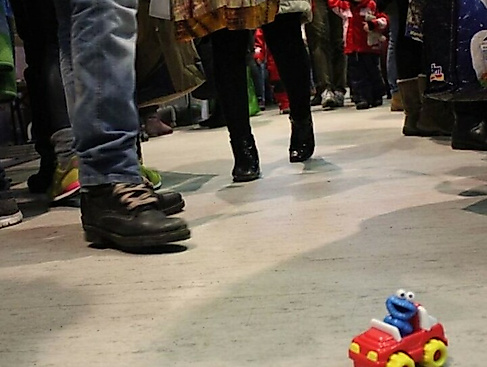 Bobbycar und Kidsklamotte - Kinderflohmarkt