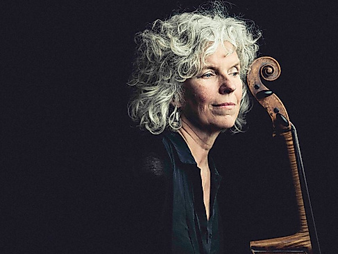 Christina Meißner mit Violoncello