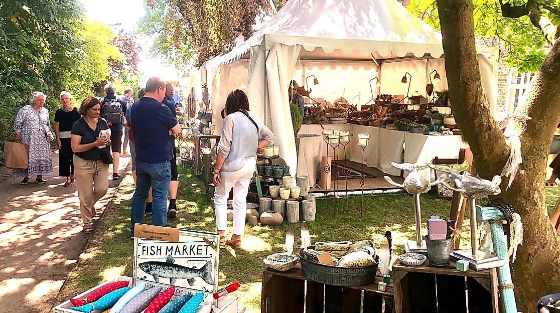 Pagode vor dem Schloss