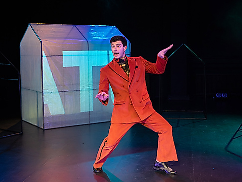 STATUS-Premiere-(c)G2-Baraniak_web