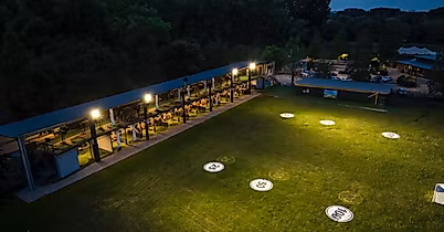 poi-golf-lounge-resort-nachtaufnahme-web-2500x1500
