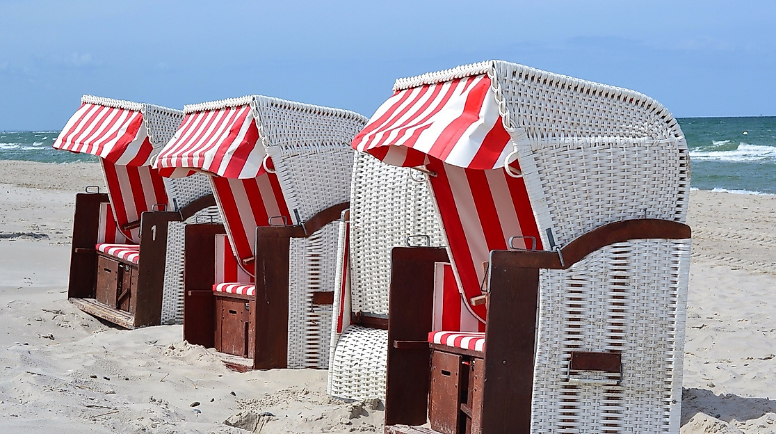 beach-chair-810561_1920