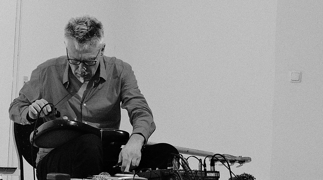 1564blurred_edges_24_massaron