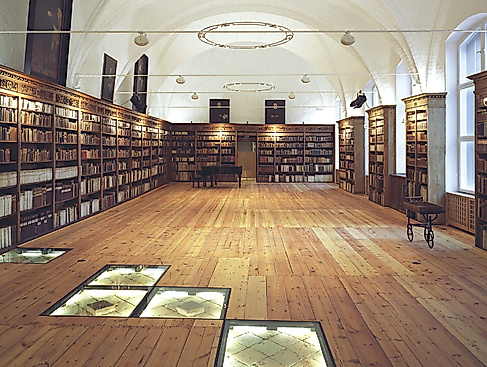 Zweisprachige Führung durch die historischen Säle auf Deutsch und Türkisch