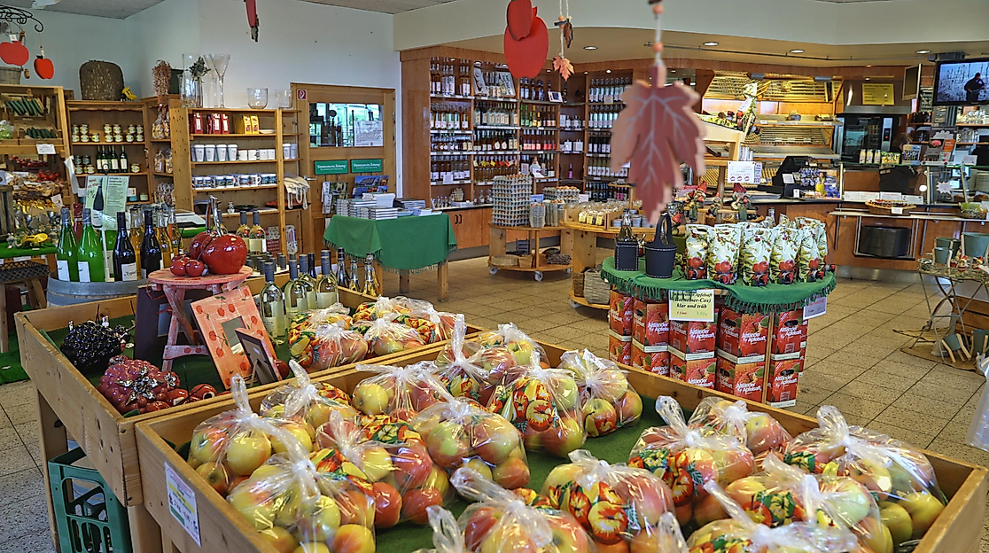 Hofführung zu Fuß mit Vitamine naschen