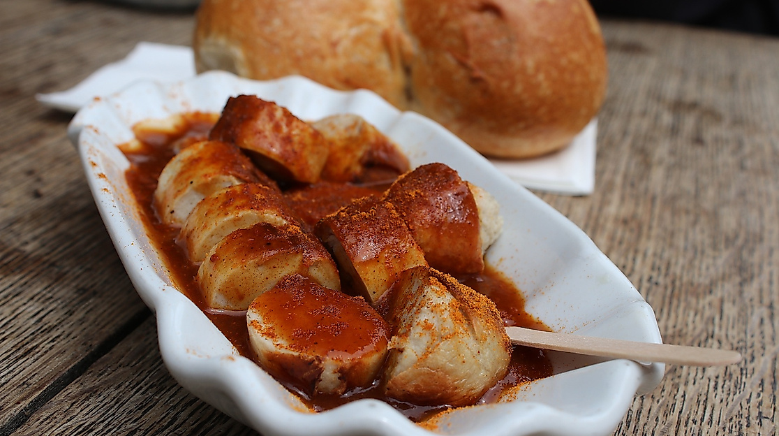 currywurst_mit_broetchen_c-alexanderfox_pixabay_4229460