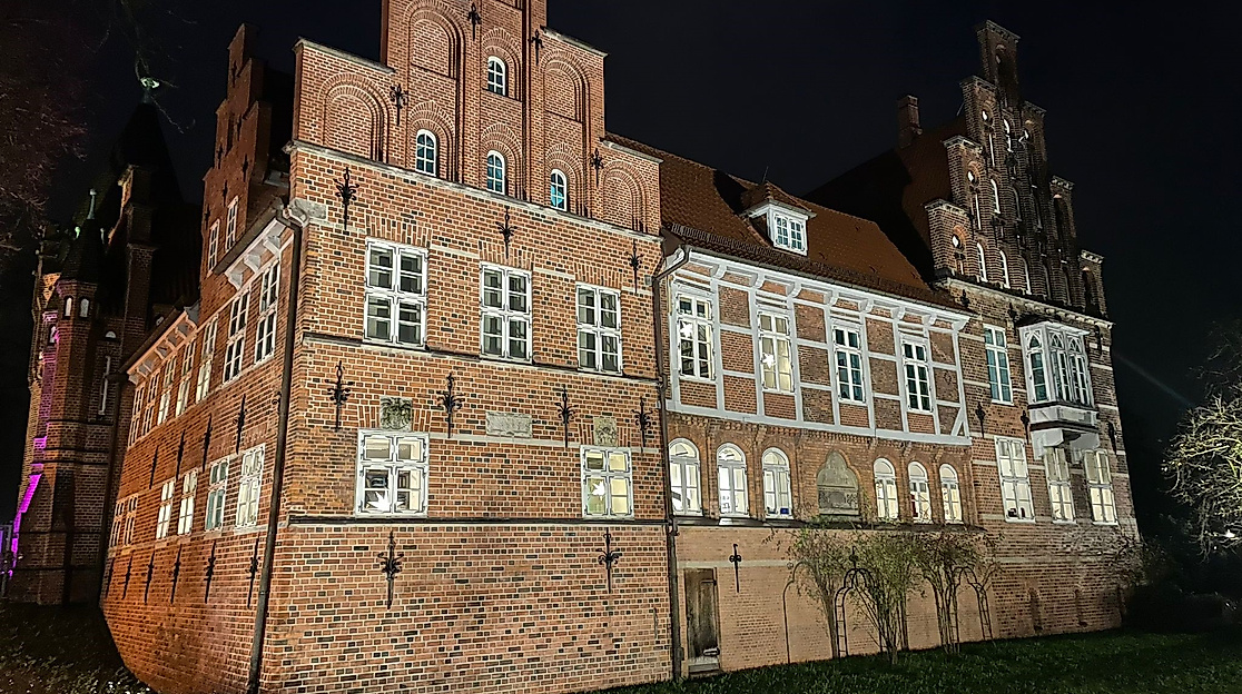 Bergedorfer Schloss bei Nacht