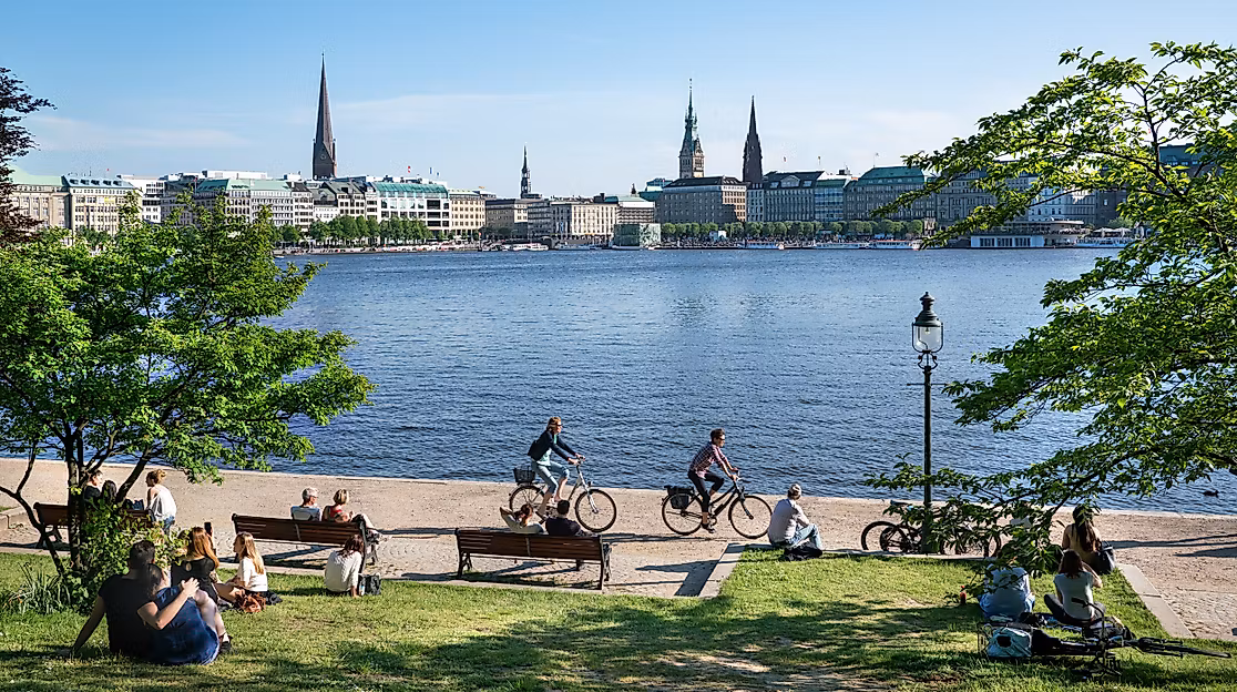 Hamburger Binnenalster im Sommer