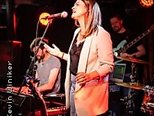 Konzert mit Fräulein Frey | Songwriter-Pop zum Träumen und Tanzen