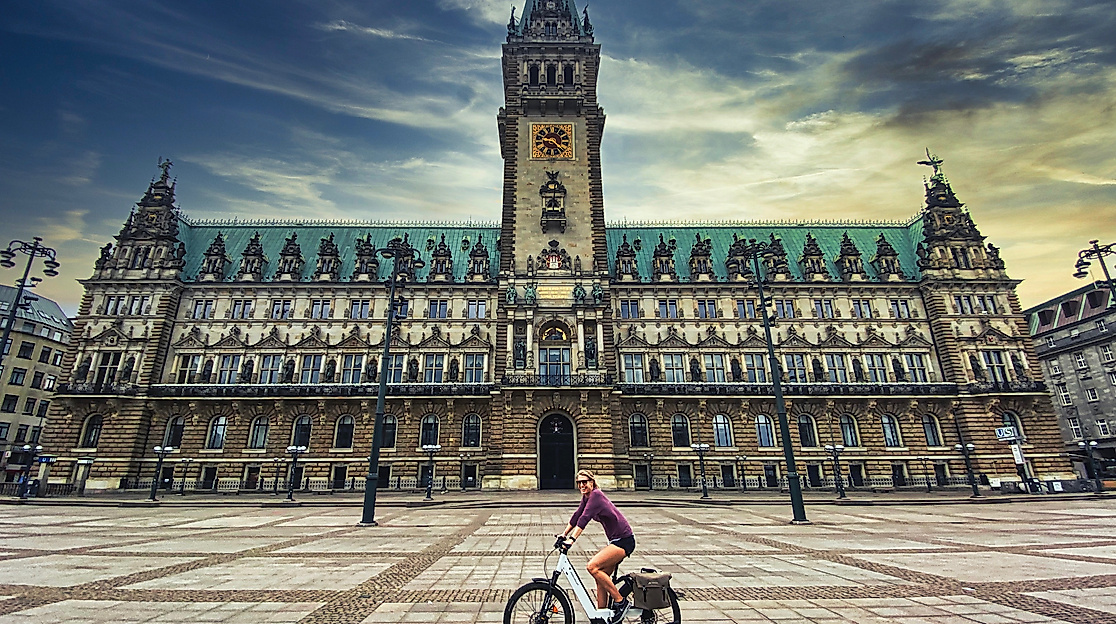 fahrradtour_rathaus_i_mp-ebike-adventures_c-mp-business-gmbh
