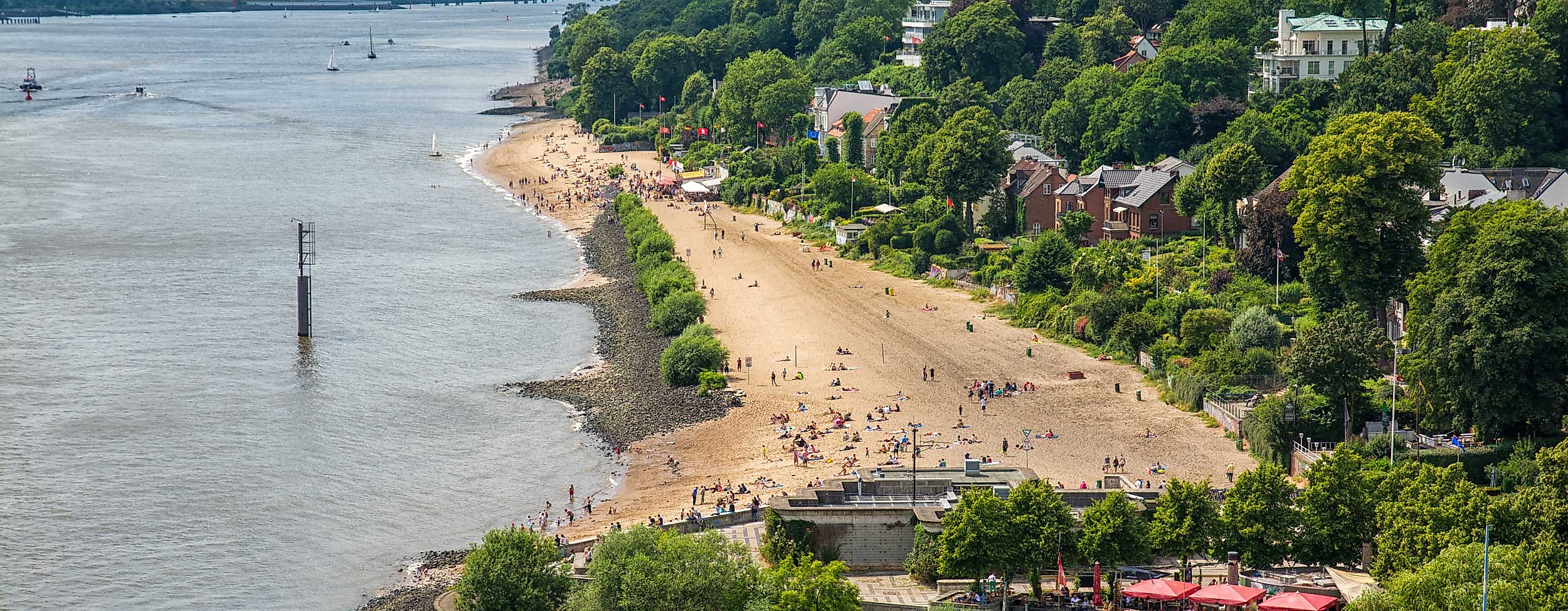 Elbstarand-c-Andreas-AdobeStock_323222587