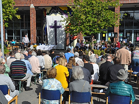 Ökumenischer Open-Air-Gottesdienst mit der Kirche am Krankenhaus