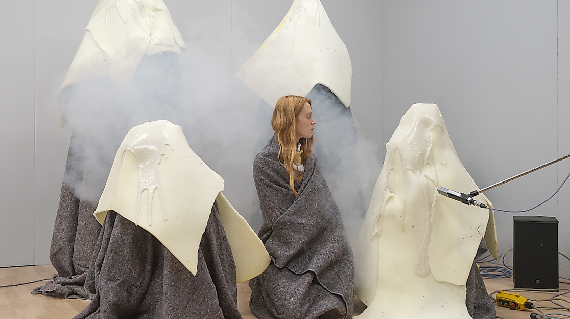 A still from the production “Le Paradoxe de John” by director Philippe Quesne.