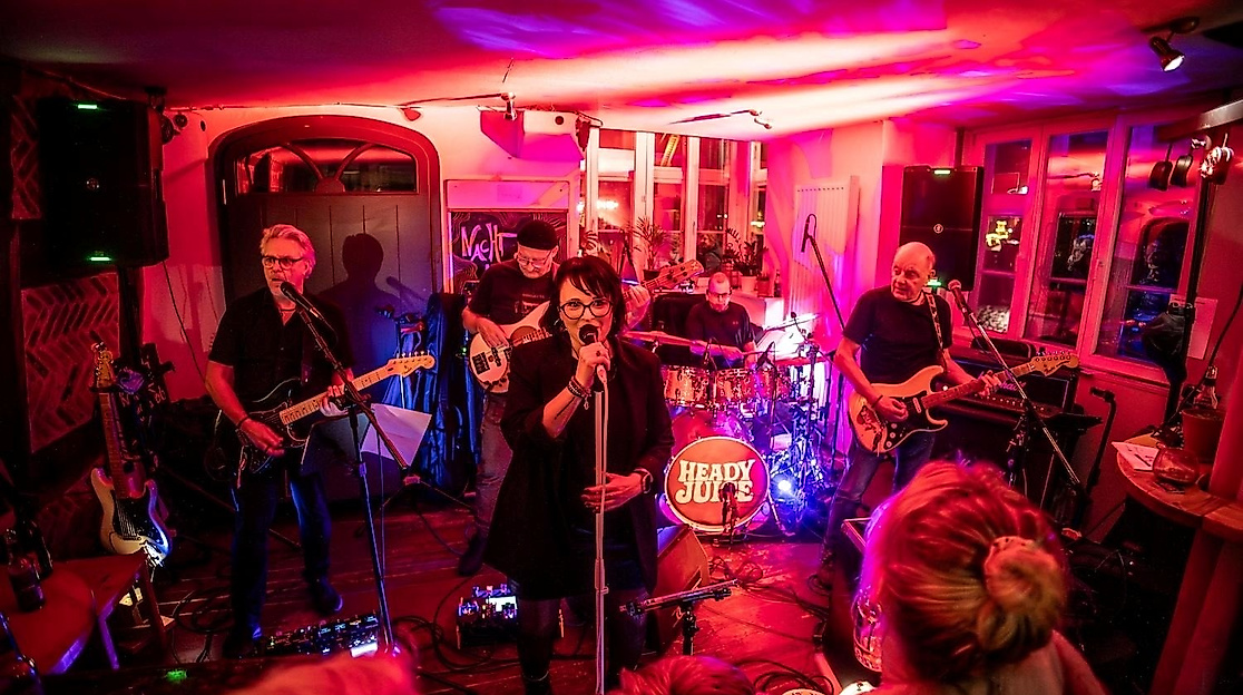 Luna Music Club mit Sideeffectz und Heady Juice im Salon Hansen