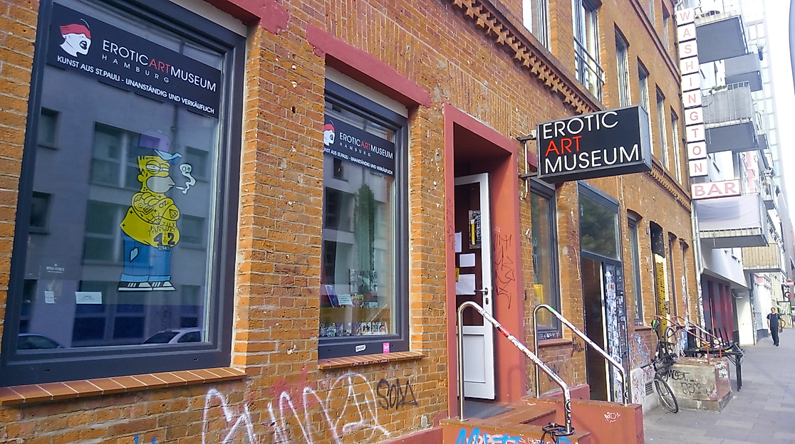 Aussenansicht des neuen Erotic Art Museum.jpg