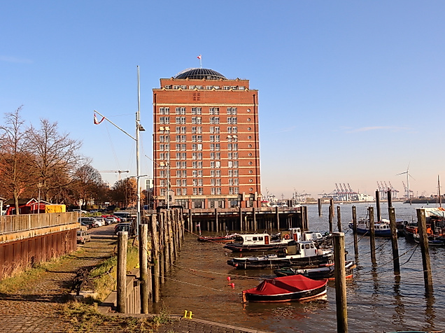 restaurant-elbwarte-im-augustinum_c-2018-hamburg-tourismus-gmbh-johanna-nickel_02