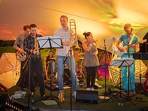 Pfingstvibes - Elephunk