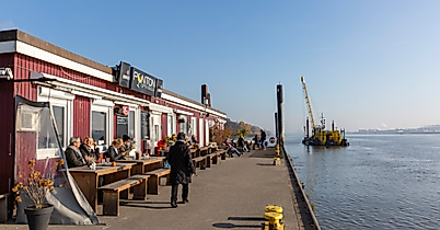 lee_maas_timo_sommer_elbvororte_panton_opn_bulln_3000px_argb_176