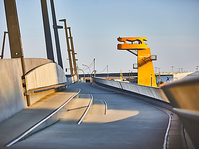 ></center></p><p>Ein Aussichtsturm eröffnet völlig neue Perspektiven auf die wachsende HafenCity in Hamburg. Doch nicht nur die Sicht ist spektakulär. Der View Point selbst ist schon ein echter Hingucker. weiterlesen</p><h2>Top-Kundenrezensionen</h2><p>Neue bewertung schreiben.</p><p>So sieht ihr Text aus</p><ul><li>German : Deutsch</li><li>English : English</li></ul><h2>Google translator for other languages</h2><p>Please note that this is an automatic translation. For better information, you can always switch to the German or English version</p><h2>Newsletter abonnieren Hamburg-Neuigkeiten und Reisetipps!</h2><p>Mit unseren regelmäßigen Newslettern erhalten Sie Reisetipps und aktuelle Angebote direkt per E-Mail. Selbstverständlich kostenlos.</p><h2>Kostenlose Hamburg-Tipps & Angebote per E-Mail!</h2><p><center><a href=