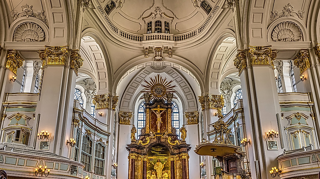 Hamburg-Michel-grosse-halle-innenraum