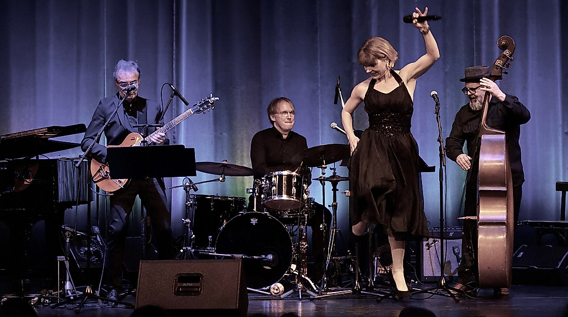 Antje Rietz & Band live ©Holger May, Güstrow, 20220423 DSC04198