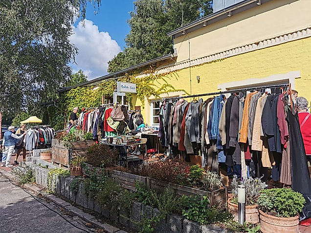 Frauenklamottenflohmarkt (Teaser)