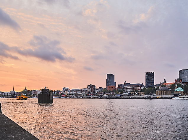 elbe_abendlicht_daemmerung_c-2019-thisisjulia-photography__2