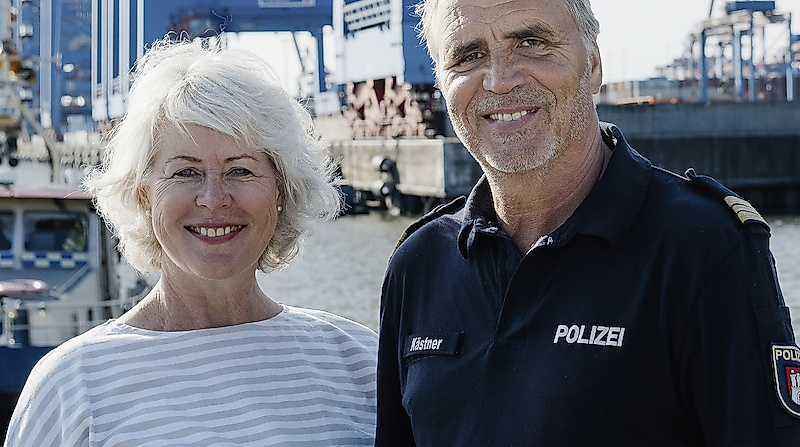 Angélique und Andreas Kästner lesen aus "Tatort Hafen - Tod im Schatten der Elbflut"