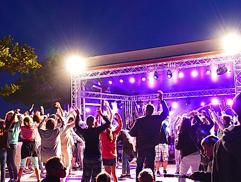 McKenzies Revival Party mit DJ George
