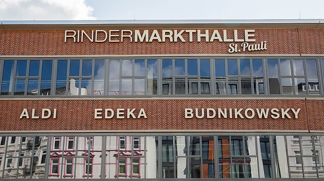 Der Vorplatz der Rindermarkthalle St. Pauli