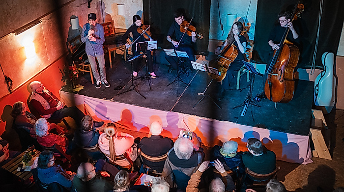 MW26_S3_Late-Night_700x420