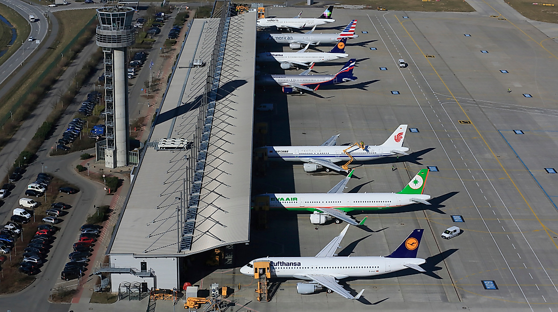 154591-flightline-in-ham-sa-and-lr-march-2014