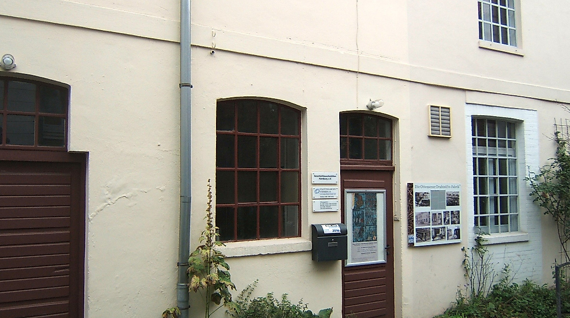 Sitz des Stadtteilarchivs Ottensen im denkmalgeschützten Fabrikgebäude im 1. Hinterhof, 2016