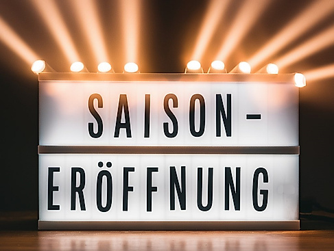 Saisoneröffnung & Vernissage - Die Welt des Theaters