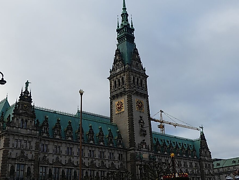 Stadtführung Hamburg_Gesamtfassade Rathaus Hamburg.JPG