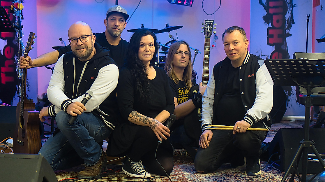 „Therme Live“ mit The Hall