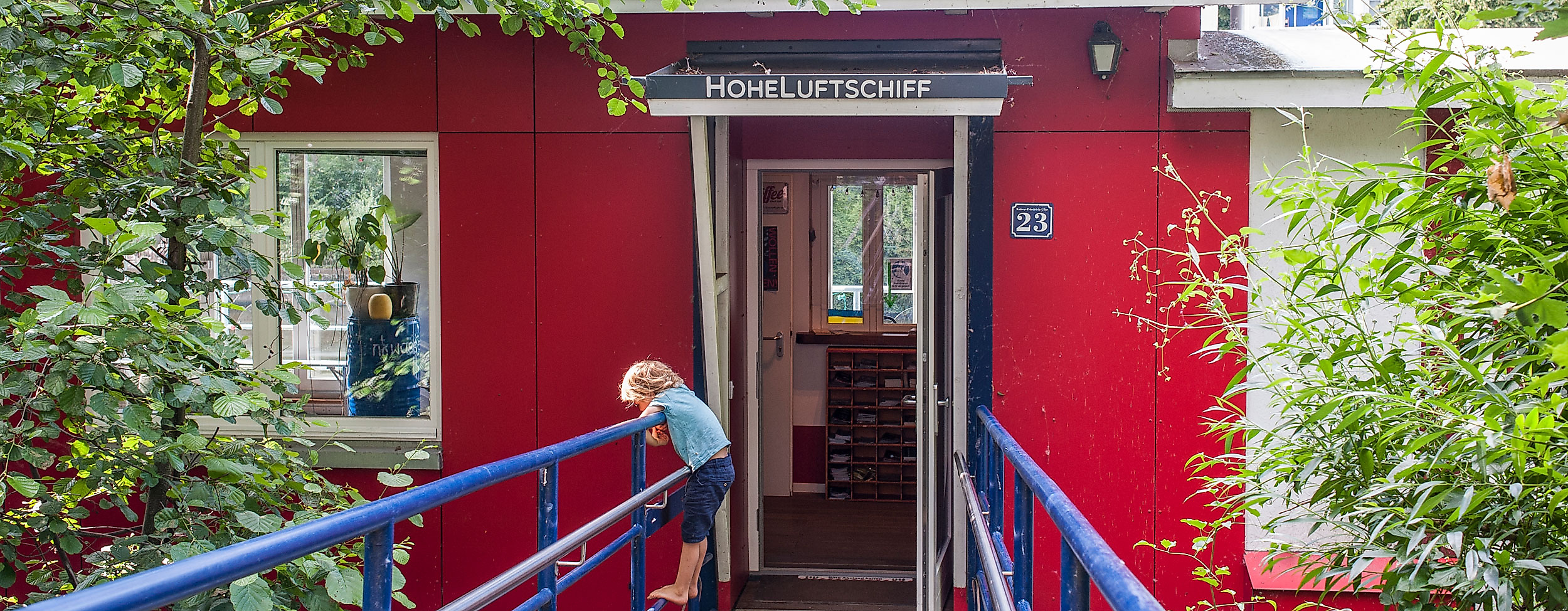 hoheluftschiff-c-margaux-weiß-web-2500x1500