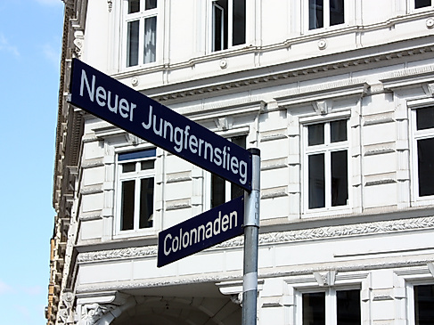 Treffpunkt: Colonnaden Ecke Neuer Jungfernstieg