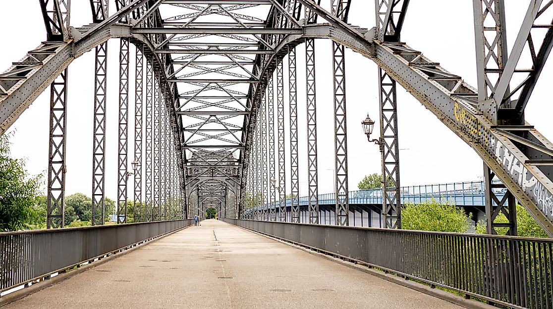 Die alte Elbbrücke in Hamburg