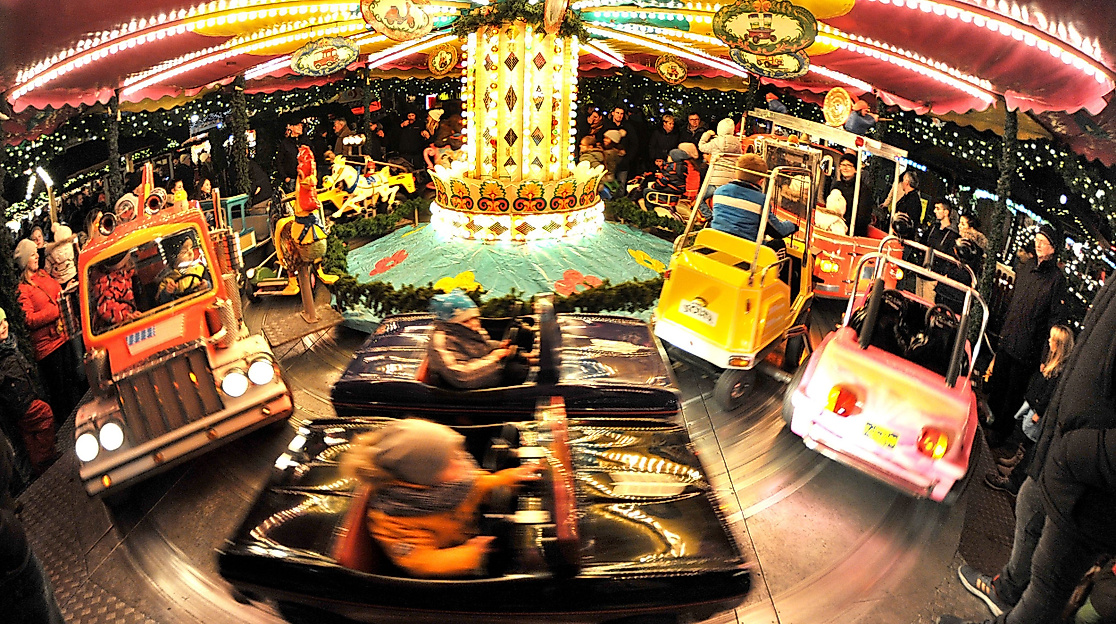web-karussell-harburg-weihnachtsmarkt-c-wags-events-2500x1500