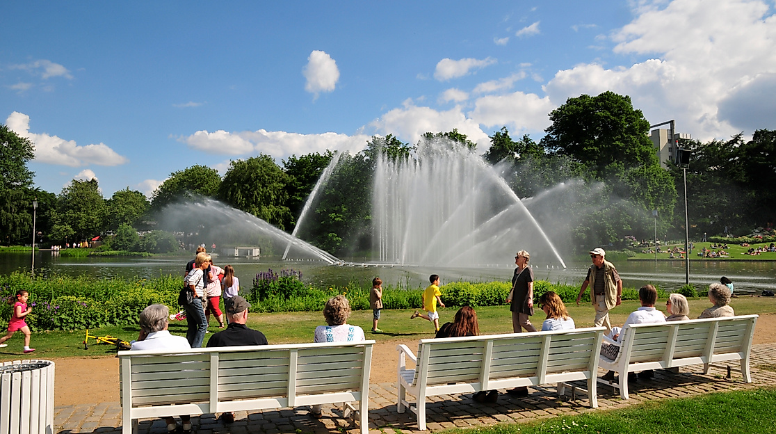planten-un-blomen_parksee-mit-wasserspielen_c-berndt-andresen
