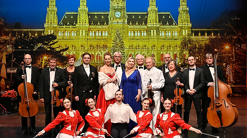 Traum-Melodien der Operette - dargeboten von einem Orchester, Ballett und Solisten
