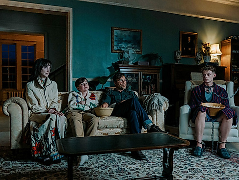 good-boy_andrea-riseborough-as-kathryn-kit-rakusen-as-jonathan-stephen-graham-as-chris-anson-boon-as-tommy_rpc-good-boy-limited-skopia-film-photograph-by-lukasz-bakj-x-verleih-1000x590