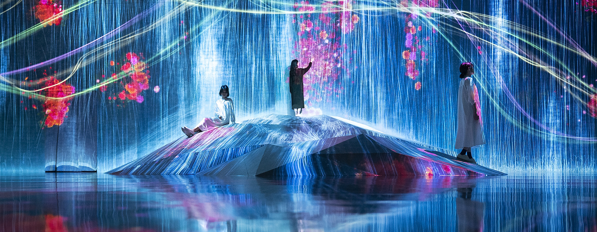 digital-art-museum_universe-of-water-particles_c-2021_teamlab