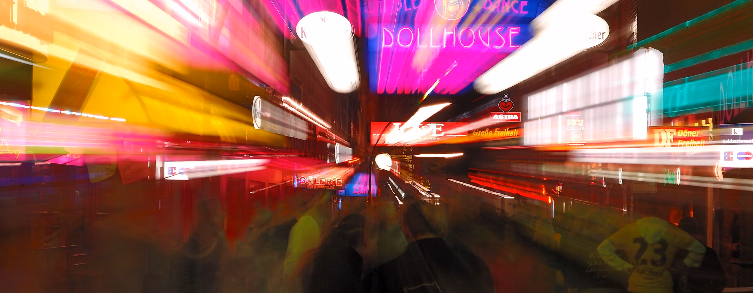 reeperbahn-grosse-freiheit_c-2015-mediaserver-christian-spahrbier