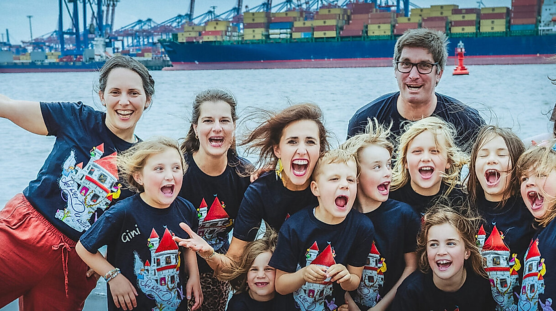 Galli-Theater-Hamburg_Tshirts_Fortgeschrittene_Slider-2048x682