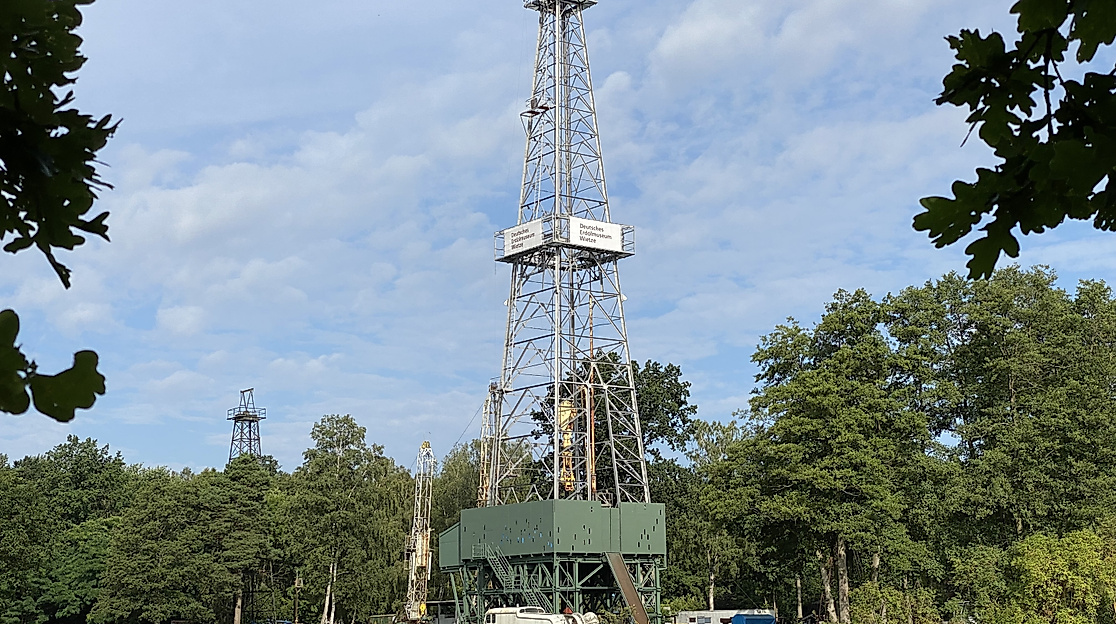 wietze_erdoelmuseum_aussengelaende_ccbysa_eb_20210812_3