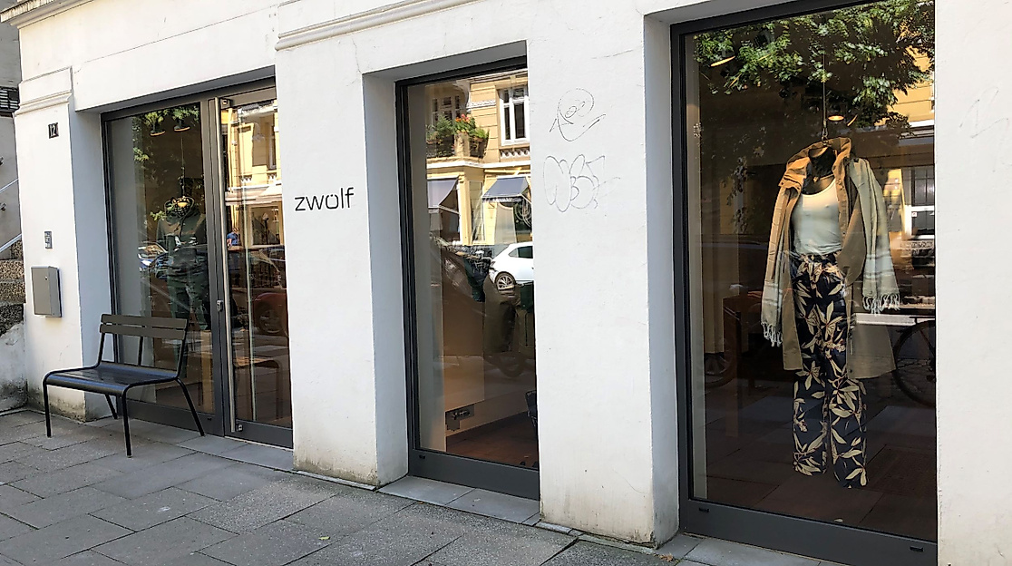 Zwölf