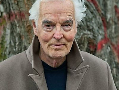 Bodo Kirchhoff - Nahaufnahme einer Frau, die sich entfernt