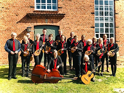 Mandolinenorchester Langendorf spielt Weihnachtskonzert